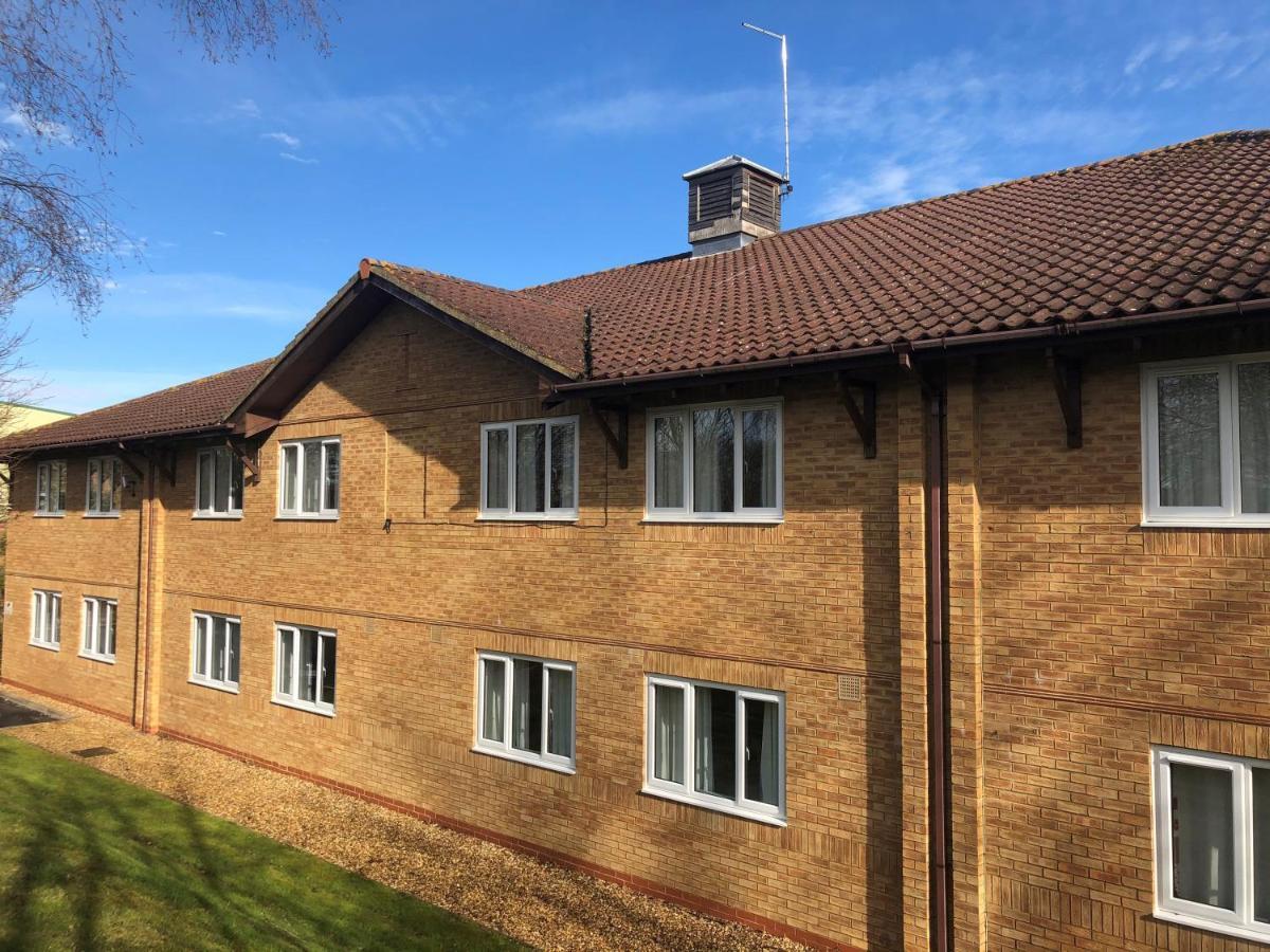 National Badminton Centre Lodge & Health Club Milton Keynes Bagian luar foto